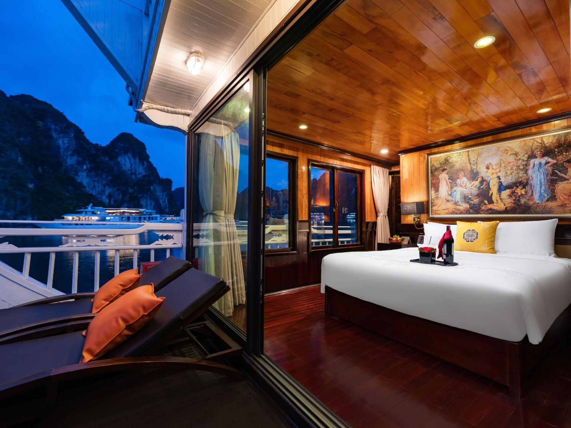 Hera Boutique Cruise Ha Long Bay Экстерьер фото