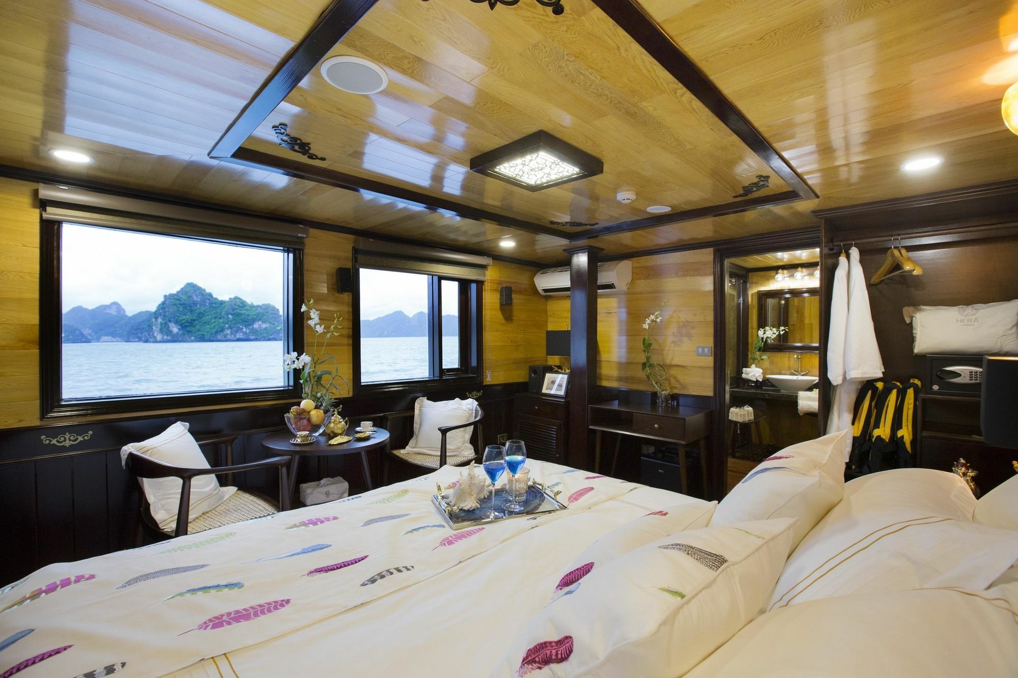 Hera Boutique Cruise Ha Long Bay Экстерьер фото