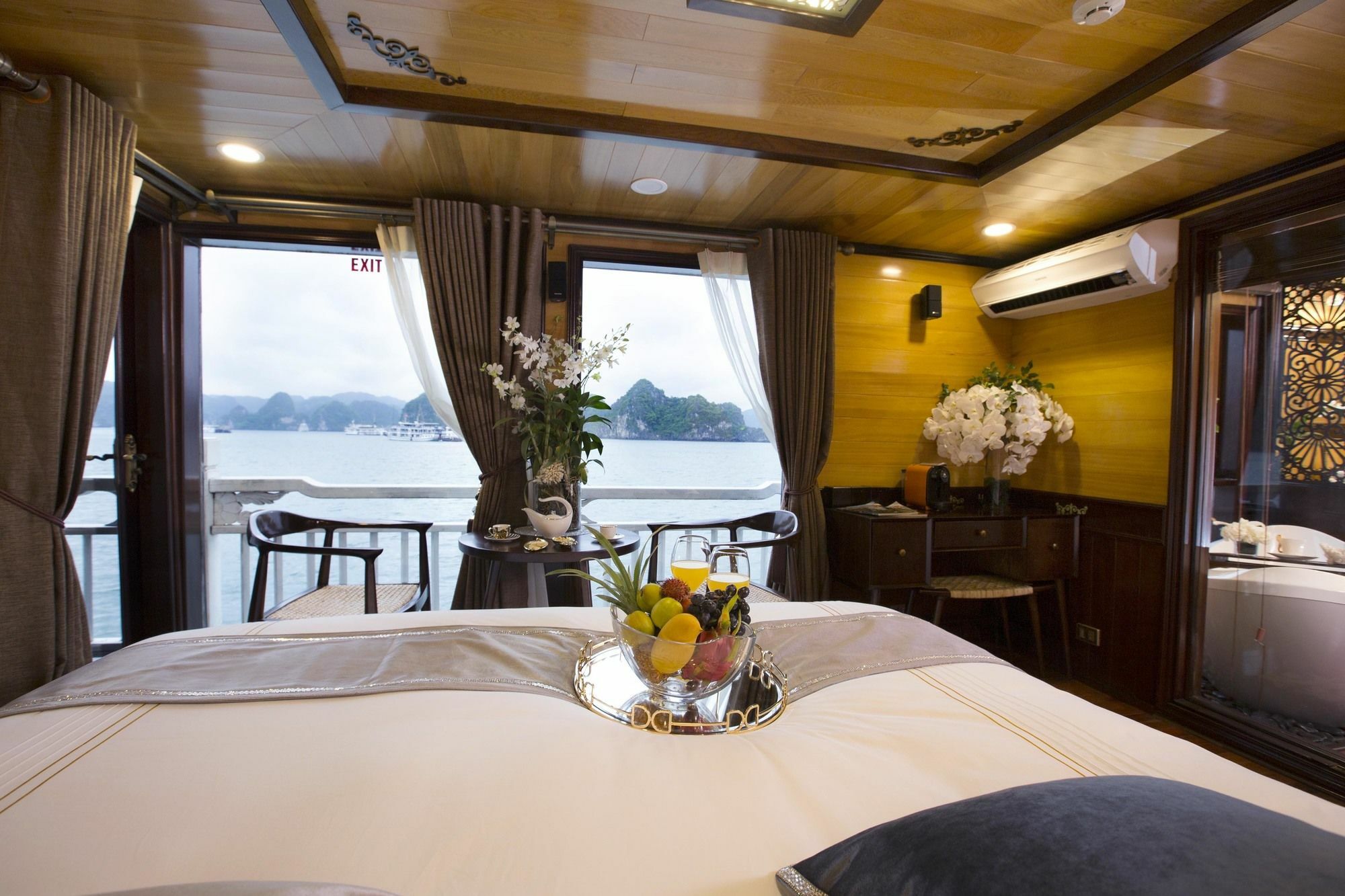 Hera Boutique Cruise Ha Long Bay Экстерьер фото