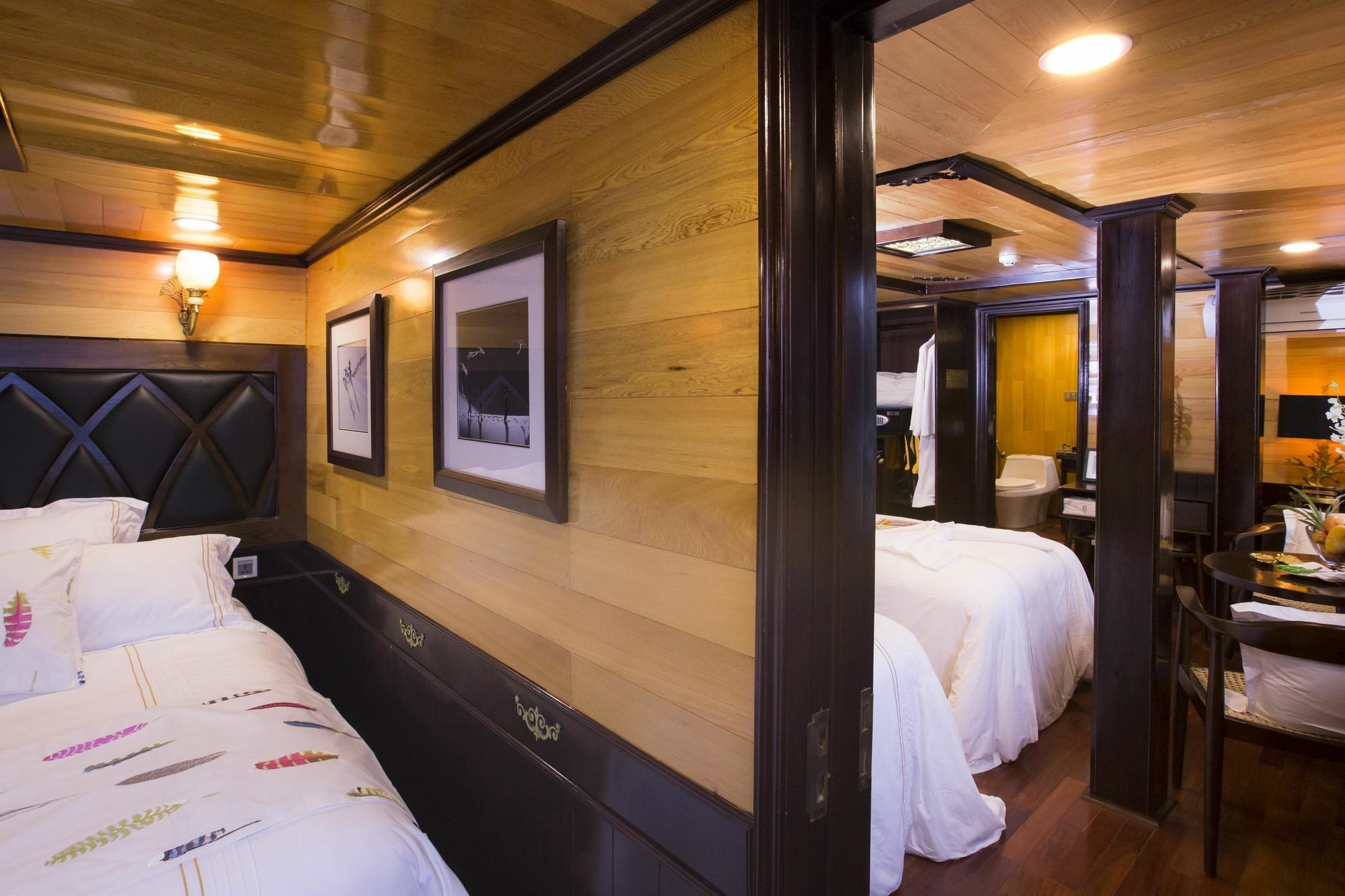 Hera Boutique Cruise Ha Long Bay Экстерьер фото