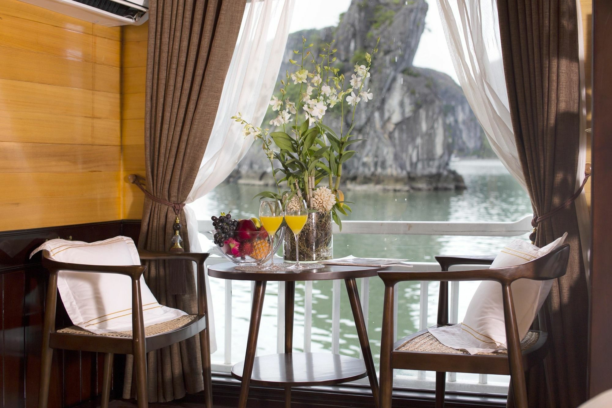 Hera Boutique Cruise Ha Long Bay Экстерьер фото