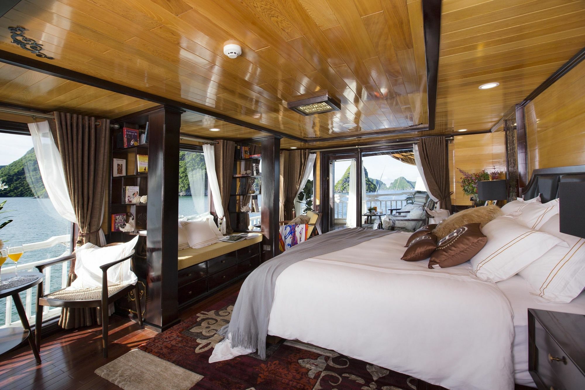 Hera Boutique Cruise Ha Long Bay Экстерьер фото