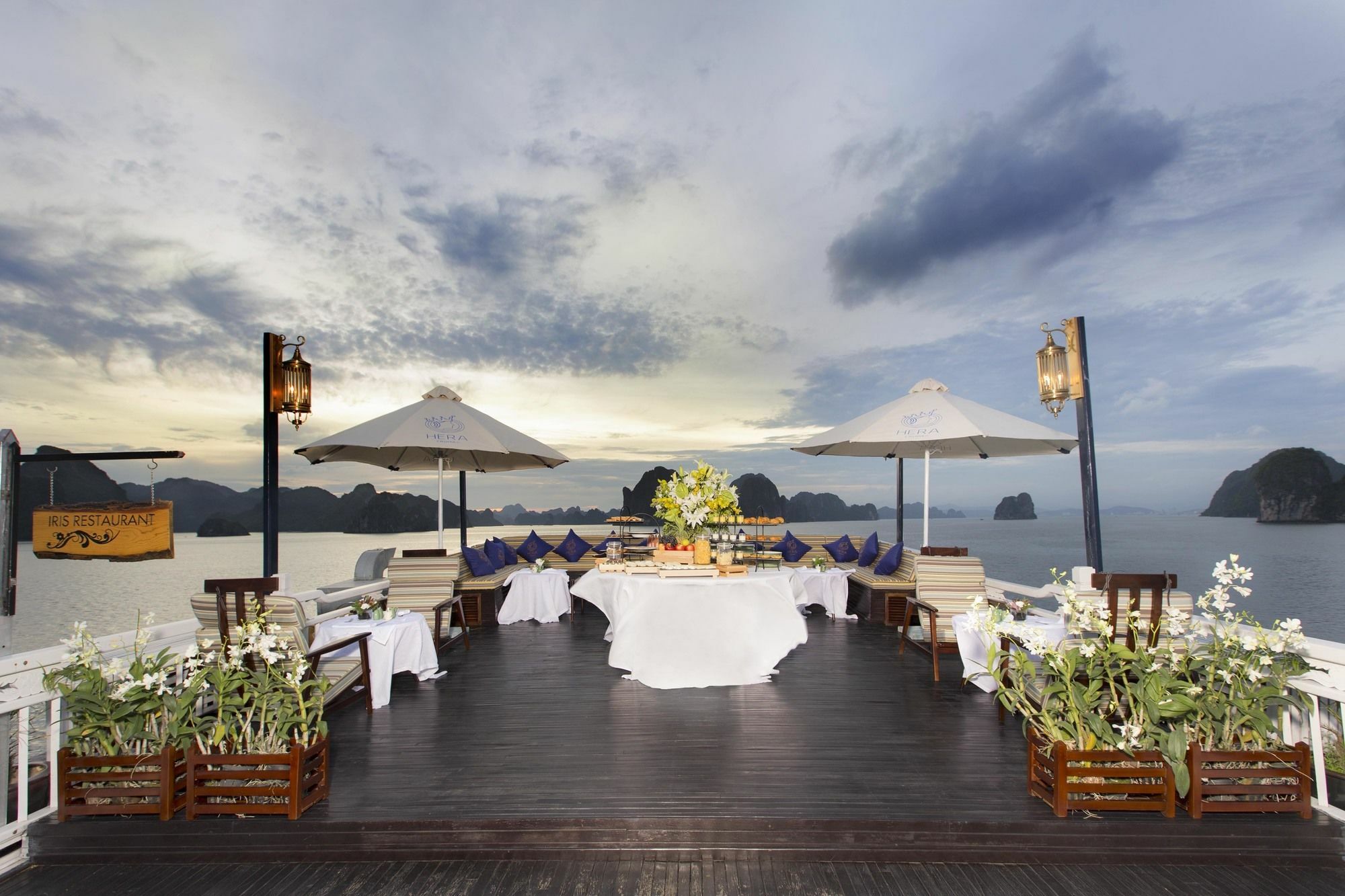 Hera Boutique Cruise Ha Long Bay Экстерьер фото