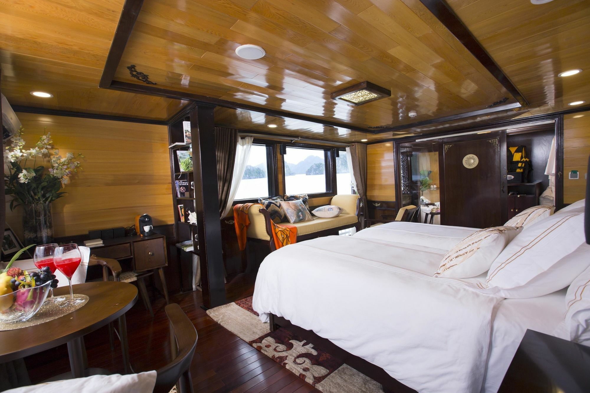 Hera Boutique Cruise Ha Long Bay Экстерьер фото