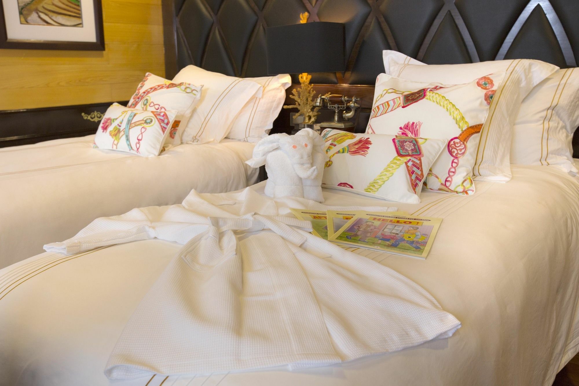 Hera Boutique Cruise Ha Long Bay Экстерьер фото