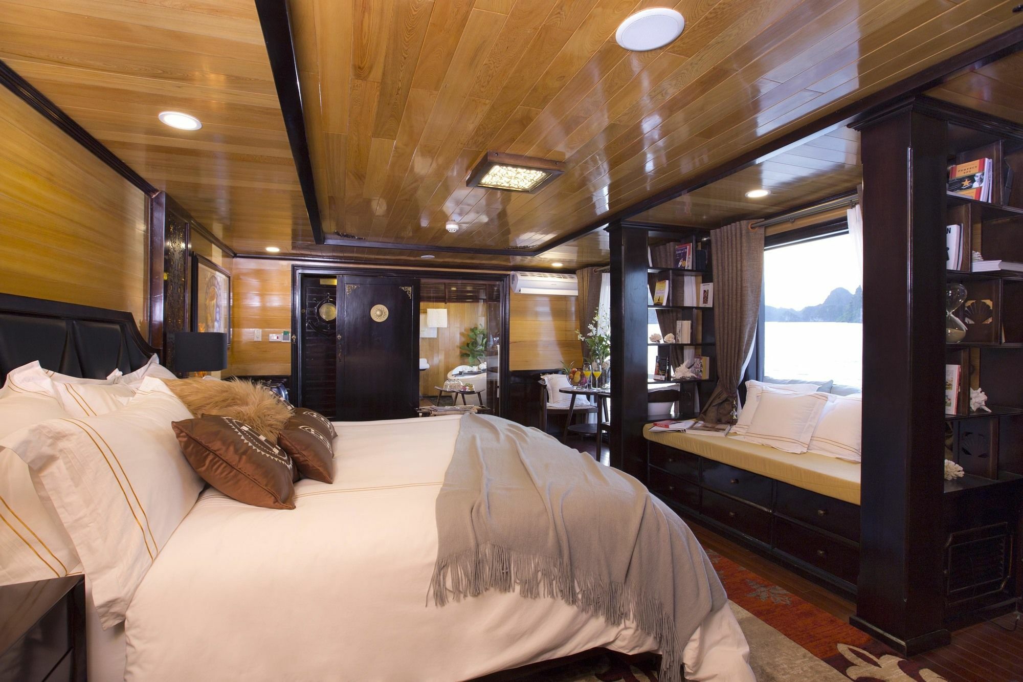 Hera Boutique Cruise Ha Long Bay Экстерьер фото