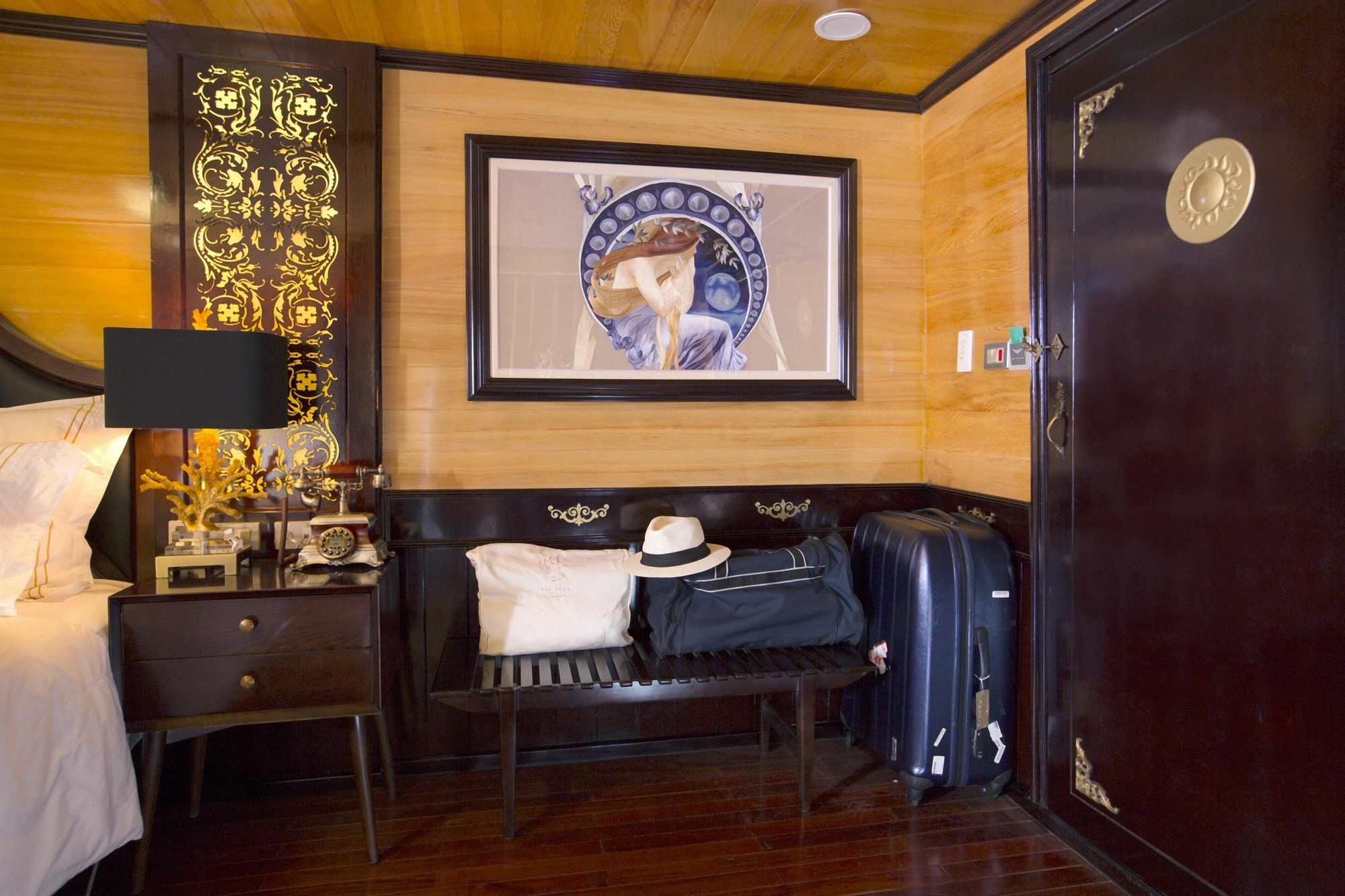 Hera Boutique Cruise Ha Long Bay Экстерьер фото